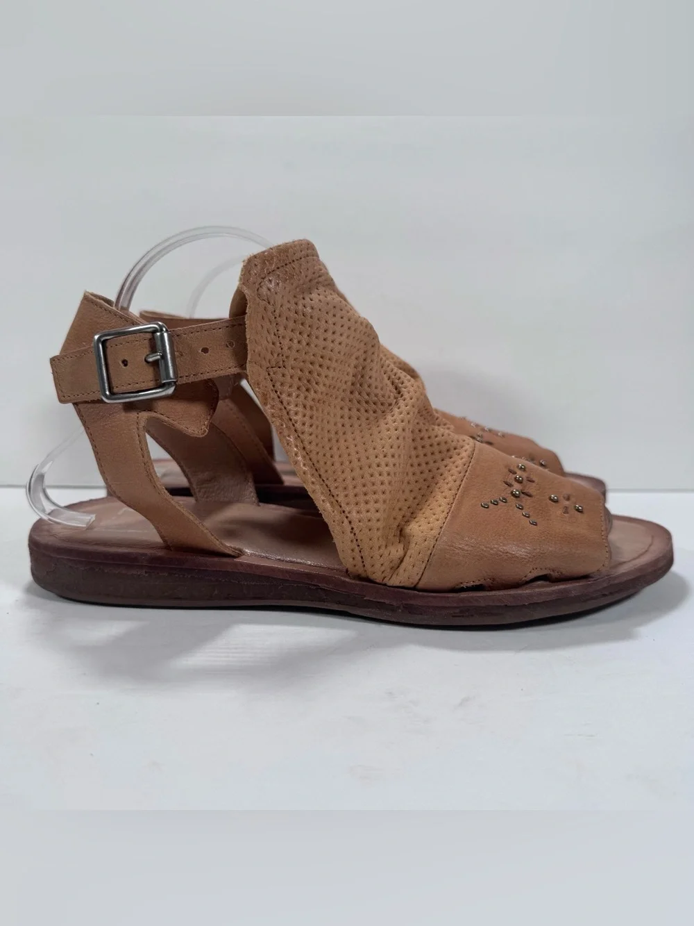 Miz Mooz Fifi Wheat Tan Leather Studded Ankle Strap Gladiator Sandals Size 10
